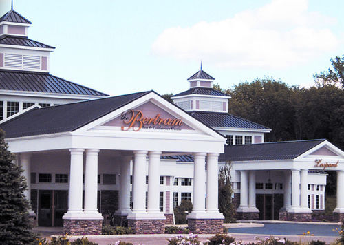 Bertram Inn And Conference Center Aurora Екстер'єр фото