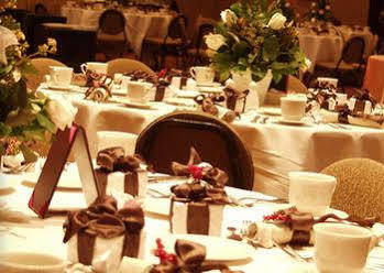 Bertram Inn And Conference Center Aurora Екстер'єр фото