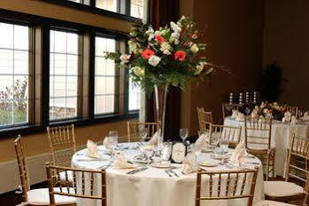 Bertram Inn And Conference Center Aurora Екстер'єр фото